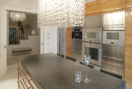 Villa Corinna kitchen and hall